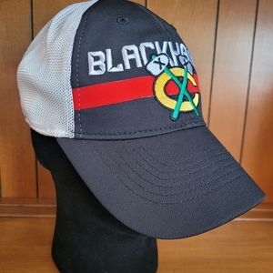 NHL Men's Chicago Blackhawks Embroidered Reebok Center Ice cap hat Sz S/M